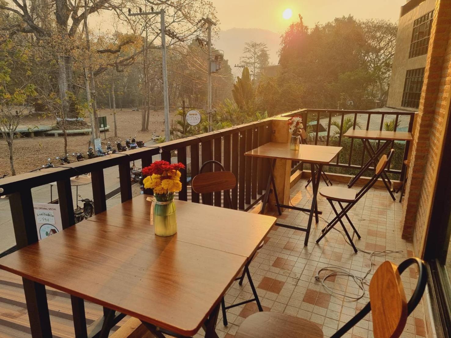 The Savannah Hostel Пай Экстерьер фото